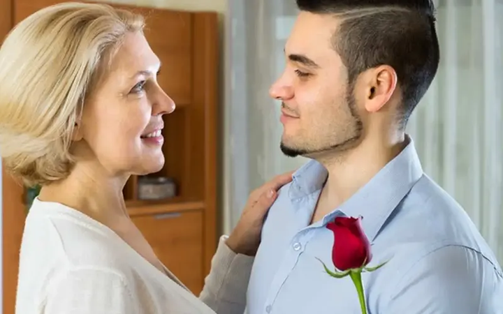 How Older Women Find Greater Satisfaction Dating Younger Men 3